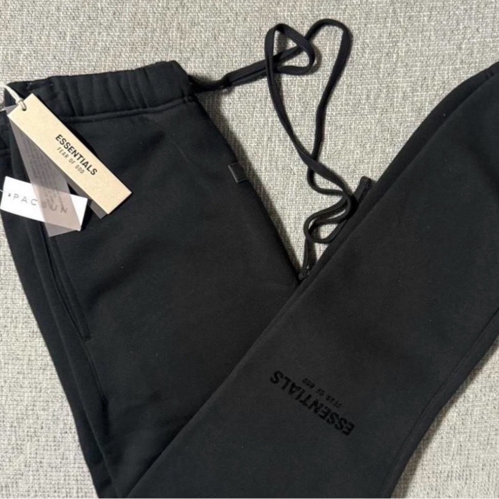 Essentials Fear of God men’s joggers LIMO